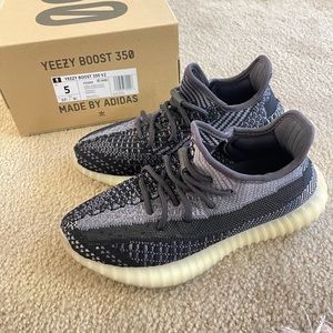 Yeezy Boost 350 v2 adults